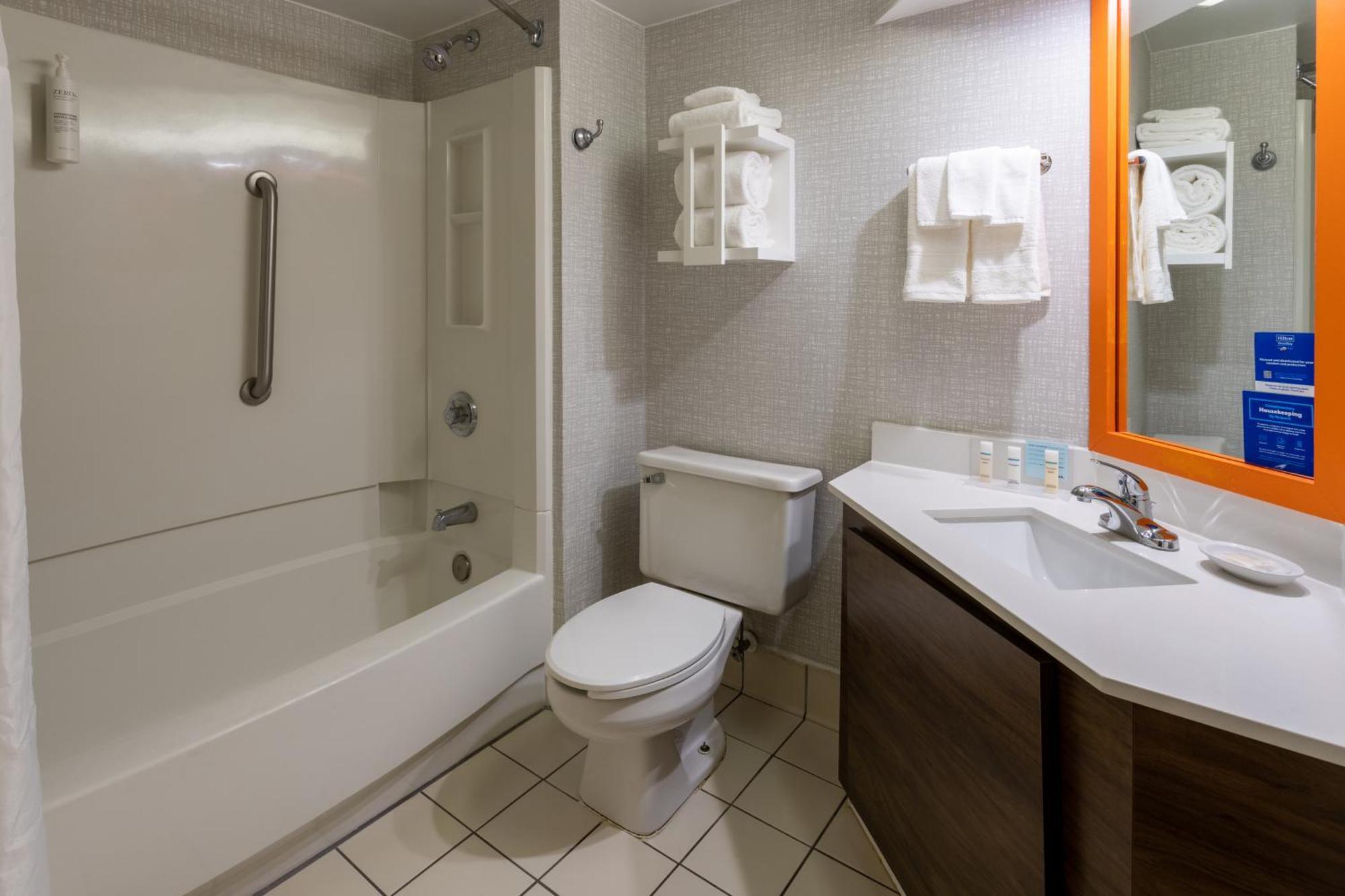 Hotel Hampton 3*